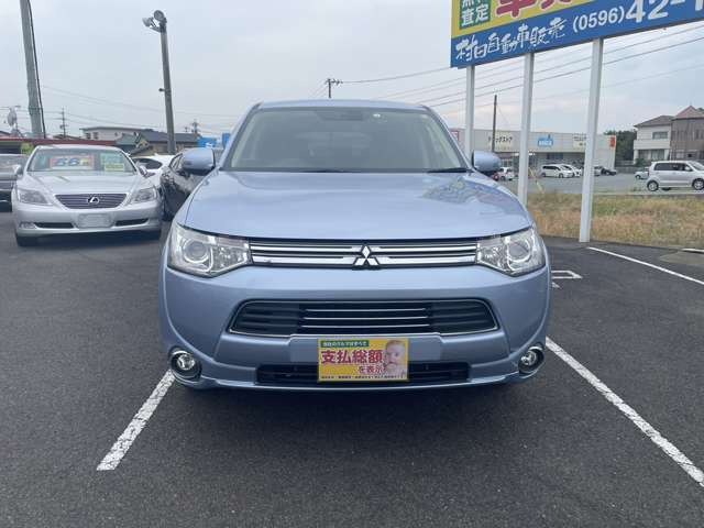 中古車 三菱 アウトランダーPHEV 2.0 G プレミアムパッケージ 4WD 1