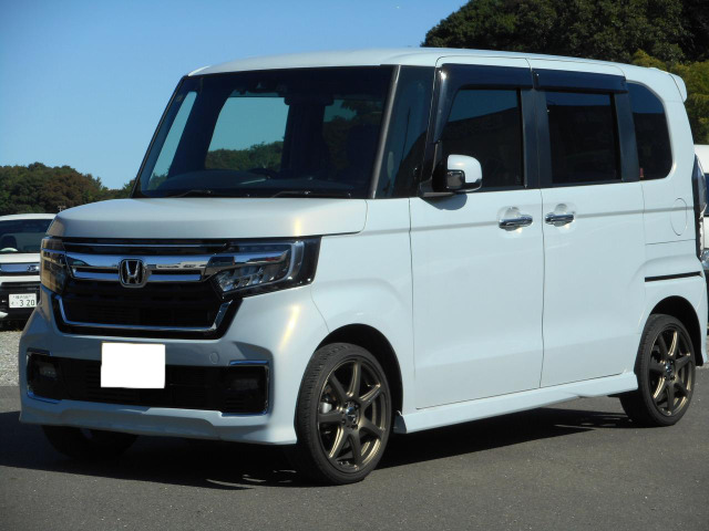 中古車 ホンダ N-BOXカスタム EX ターボ 4WD 外16アルミ・8インチナビ 