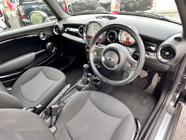 中古車 BMW MINI ミニクラブマン クーパー 後期型 車検整備付き 正規ディーラー車 の中古車詳細 (95,050km, クロ, 大阪府,  68万円) | 中古車情報・中古車検索なら【車選びドットコム（車選び.com）】