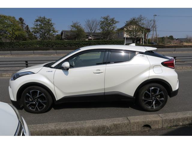 中古車 トヨタ C-HR ハイブリッド 1.8 G 車検令和6年6月 修復歴無し