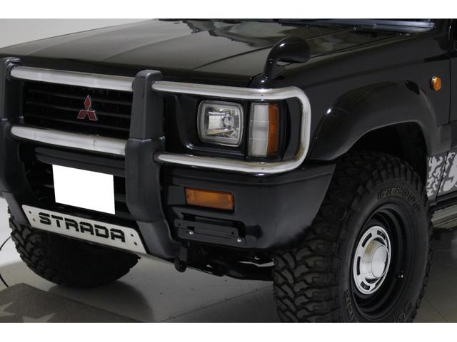 中古車 三菱 ストラーダ 2.5 ブラックエディション ディーゼル 4WD 5MT