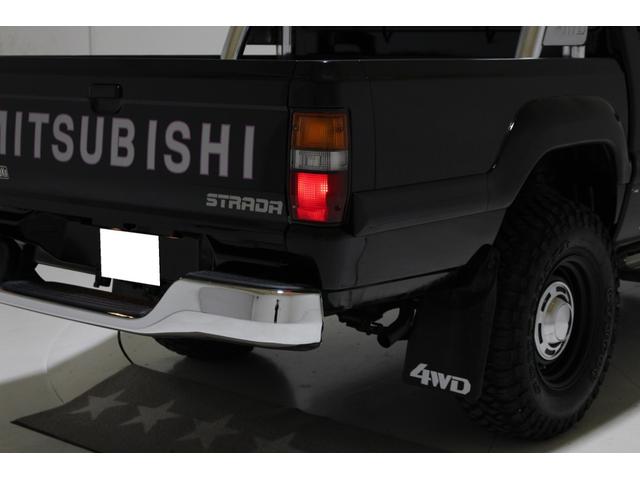 中古車 三菱 ストラーダ 2.5 ブラックエディション ディーゼル 4WD 5MT