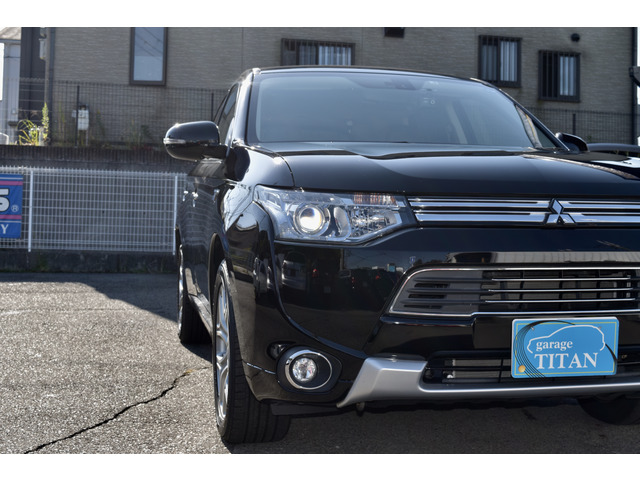 中古車 三菱 アウトランダーPHEV 2.0 G ナビパッケージ 4WD MMCS アルパインフリップダウンモニタ の中古車詳細 (39