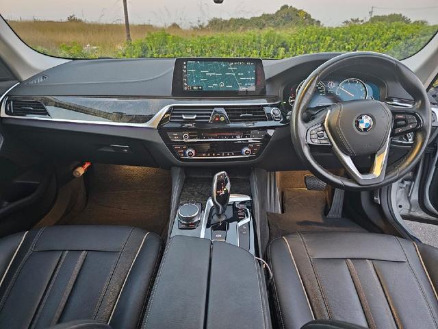 中古車 BMW 523d 523d ラグジュアリー レーダークルーズコントロール