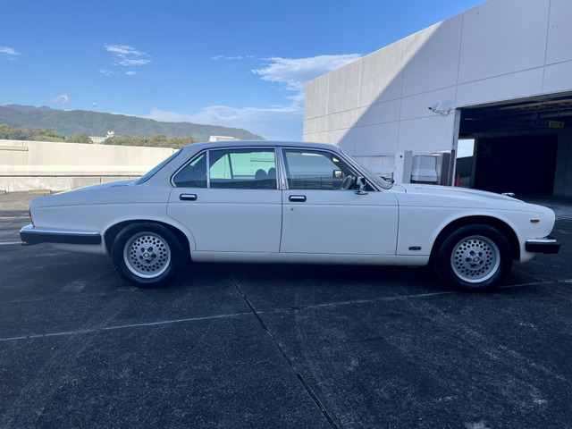 ジャガー XJ XJ6 4.2/シリーズ3/青革/新品タイヤ の中古車詳細 (86,170