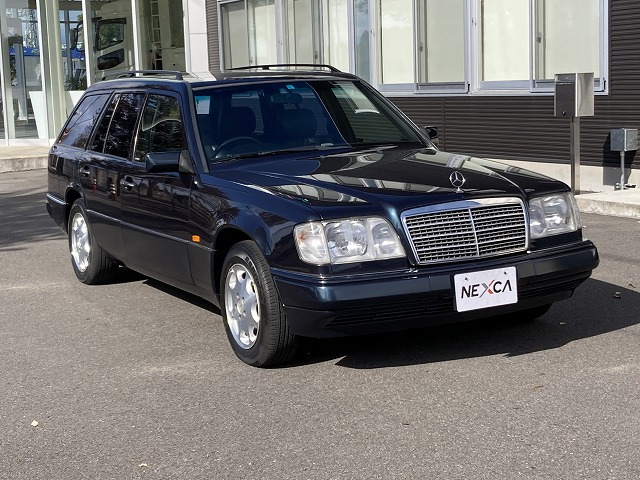 中古車 メルセデス・ベンツ Eクラスワゴン E320 サンルーフ、ニュータイヤ の中古車詳細 (103,000km, ダークブルー, 栃木県,  188万円) | 中古車情報・中古車検索なら【車選びドットコム（車選び.com）】