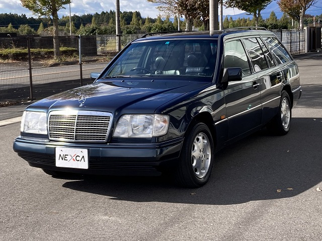 中古車 メルセデス・ベンツ Eクラスワゴン E320 サンルーフ、ニュータイヤ の中古車詳細 (103,000km, ダークブルー, 栃木県, 188万円)  | 中古車情報・中古車検索なら【車選びドットコム（車選び.com）】