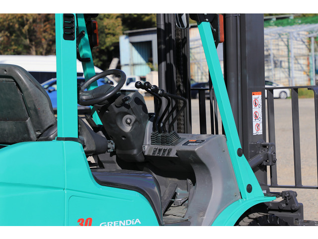 中古車 その他 三菱ロジスネクスト エンジンフォークリフト