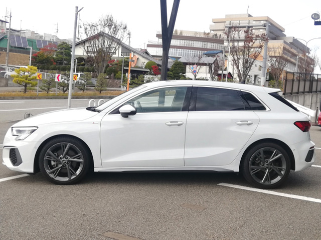 中古車 アウディ A3スポーツバック 30 TFSI Sライン 純正ナビ/フルセグ/Bカメラ/Pアシスト の中古車詳細 (11