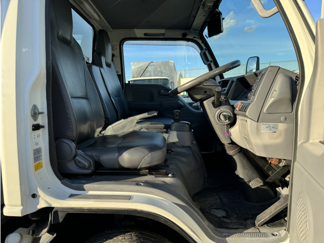 いすゞ エルフ 1.5t パネルバン AT 4WD の中古車詳細 (85,126km いすゞ エルフ 1.5t パネルバン AT 4WD の中古車詳細 (85,126km