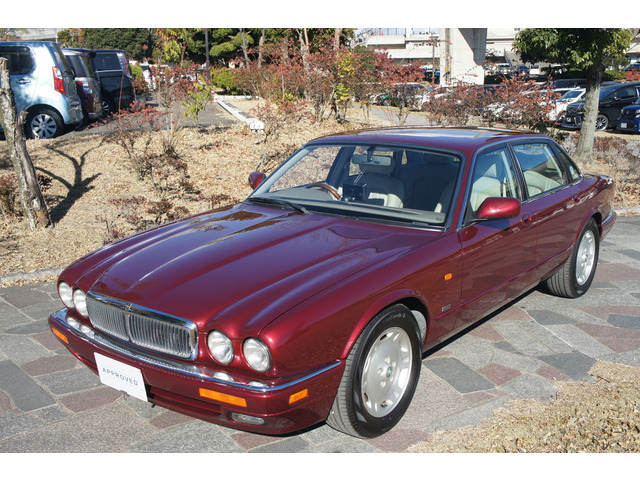 中古車 ジャガー XJ XJ6-3.2 S 内外装良好な一台 の中古車詳細 (54,000