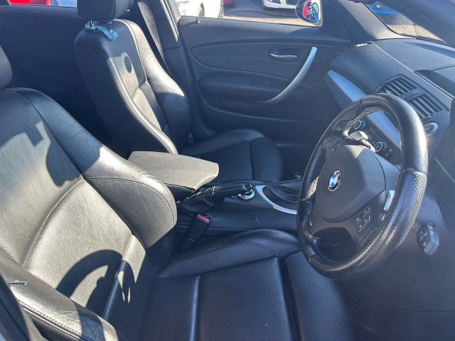 中古車 BMW 1シリーズ 130i 自社ローン可!130i Mスポーツ直6 の中古車詳細 (110,000km, ホワイト, 東京都, 58万円)  | 中古車情報・中古車検索なら【車選びドットコム（車選び.com）】