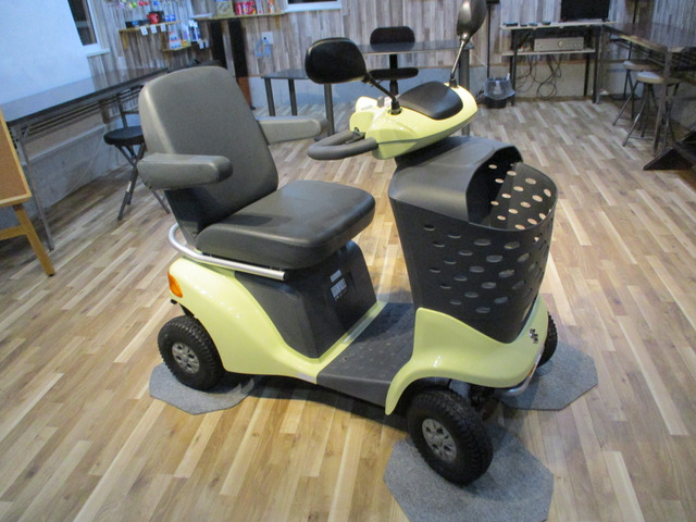 スズキ /その他 スズキ セニアカー 免許証不要・操作は簡単! の中古車