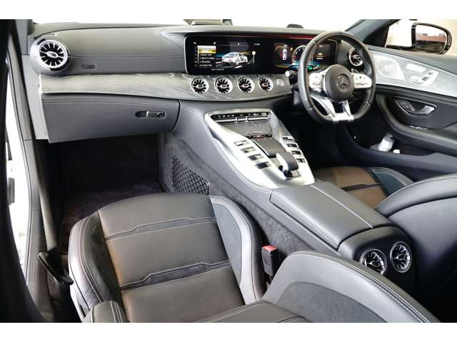 メルセデス・ベンツ AMG GT 4ドアクーペ 43 4マチックプラス 4WD