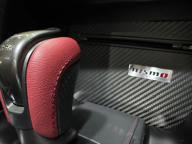 日産 GT-R 3.8 NISMO 4WD 生産終了を発表しGTR 970㎞の新古車 の