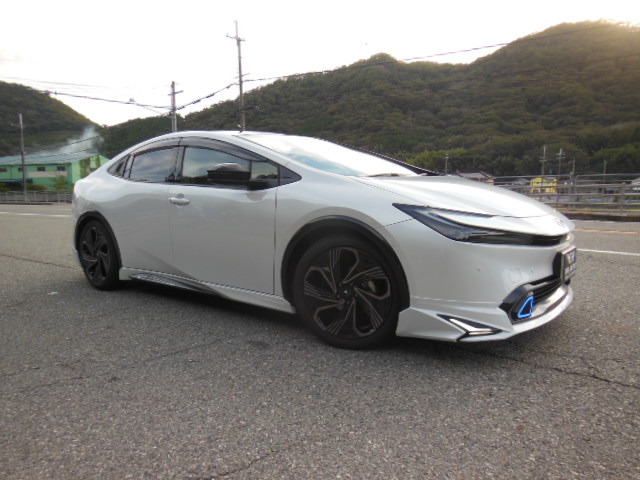 トヨタ プリウス 2.0 Z の中古車詳細 (新車, パールホワイト