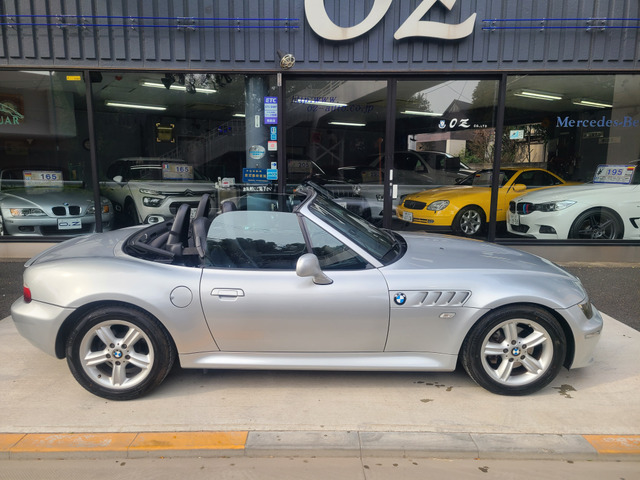 中古車 BMW Z3 ロードスター 2.2i 5MT 幌交換済 イカリング赤/白テール 