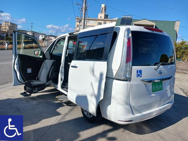 セレナ  福祉車両 送迎タイプ 左オートステップ