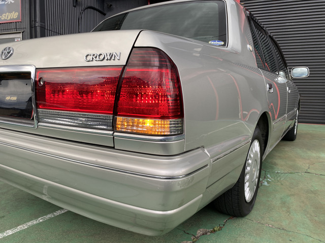 トヨタ クラウンセダン 2.0 スーパーデラックス Gパッケージ 実質ワン