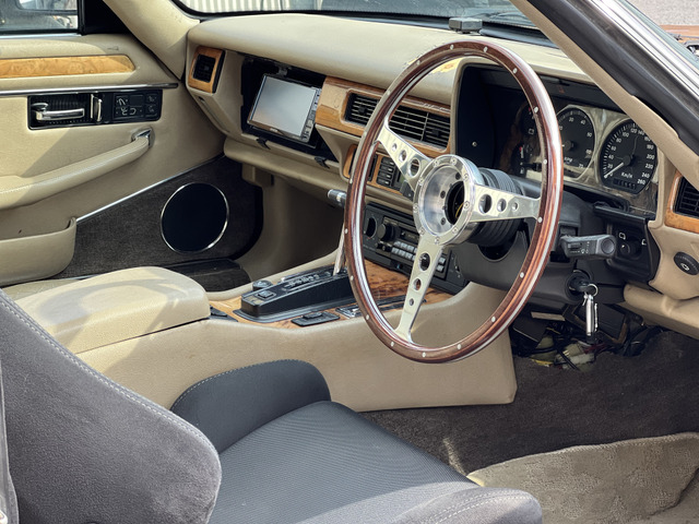 希少 ステアリング レザー ハンドル 32㎝ 旧車 メーカー 不明 希少 ステアリング レザー ハンドル 32㎝ 旧車 メーカー 不明