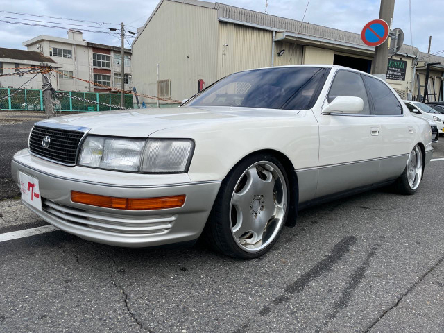 中古車 トヨタ セルシオ 4.0 C仕様 革シート 19インチ サスコン の中古 