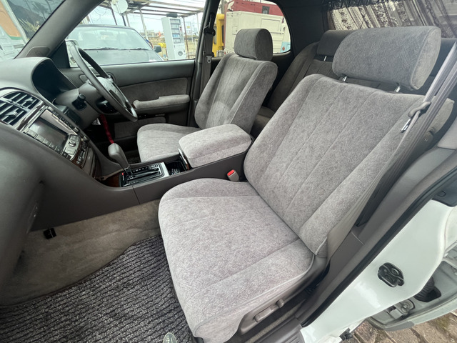 中古車 日産 セドリック 2.8 ブロアム ディーゼル カーナビ