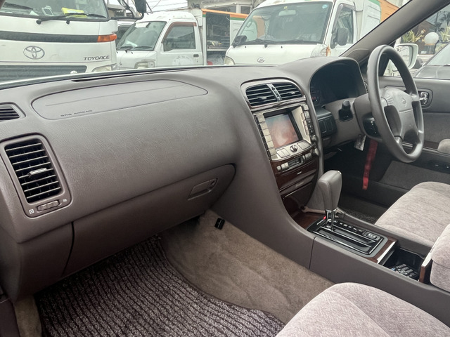 中古車 日産 セドリック 2.8 ブロアム ディーゼル カーナビ