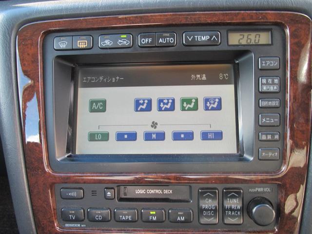 YH様売約 Gamefair c42 2クラウン 新品 8250611W-2 XiaoGuang MODEL 1/18 トヨタ クラウン MS122