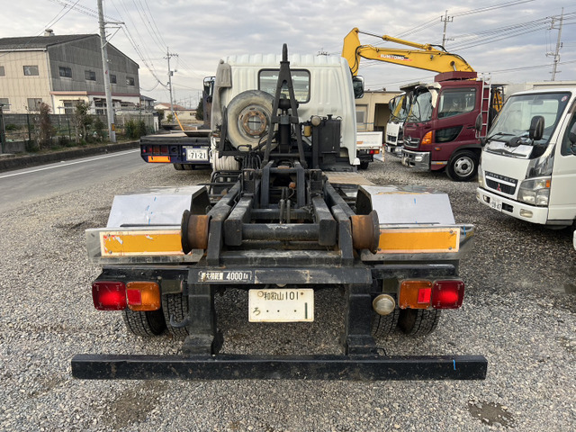 中古車 日野 レンジャー アームロール アームロール コンテナ ダンプ 4t の中古車詳細 (475,000km, ホワイト, 岡山県, 240万円)  | 中古車情報・中古車検索なら【車選びドットコム（車選び.com）】