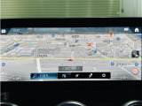 タッチパネル式の液晶画面にマルチメディアシステムタッチパッドが備わったMBUX(メルセデス・ベンツユーザーエクスペリエンス)は車両の様々な機能をより直感的に操作できるインフォメイトシステムです。