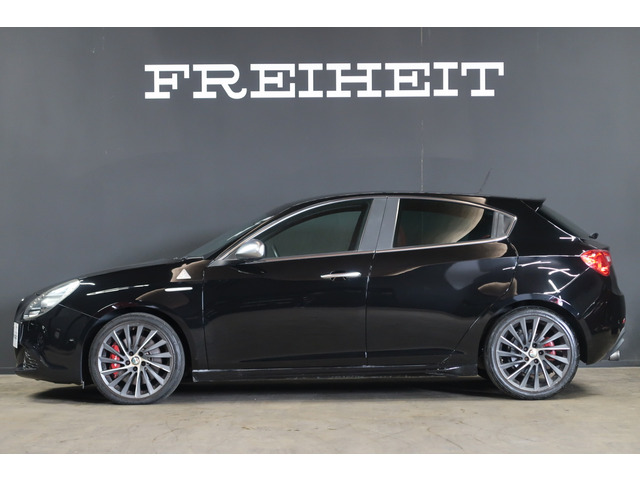 アルファロメオ ジュリエッタ クアドリフォリオ ヴェルデ の中古車詳細