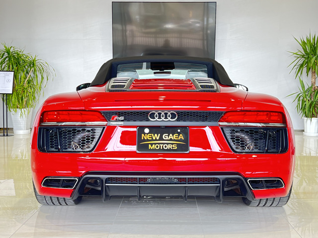 中古車 アウディ R8スパイダー V10 5.2 FSI クワトロ 4WD の中古