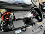 自社開発の新型トヨタFCスタックや高圧水素タンクなどで構成する燃料電池技術とハイブリッド技術を融合した「トヨタフューエルセルシステム(TFCS)」を採用しております。
