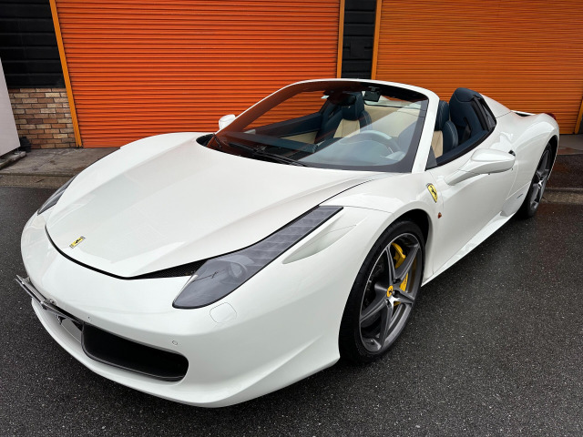 中古車 フェラーリ 458スパイダー F1 DCT 正規D車CarbonDzone+LedOP鍛造20OPInterior の中古車詳細  (23,000km, ビアンコアヴス, 福岡県, 2,985万円) | 中古車情報・中古車検索なら【車選びドットコム（車選び.com）】