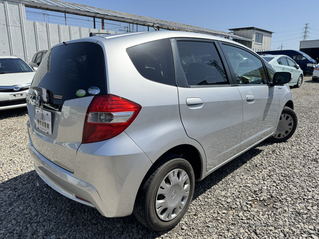 ホンダ フィット の中古車詳細 (79,000km, シルバー, 埼玉県, 38万円