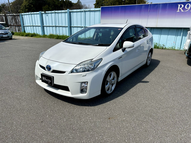 誰でも車がローンで買えます。R9AUTOの自社ローンは他社でローンが通らなかった方でもOK!自社審査で即日回答!金利0%!分割手数料なし!保証人不要!最長84回まで分割OK!