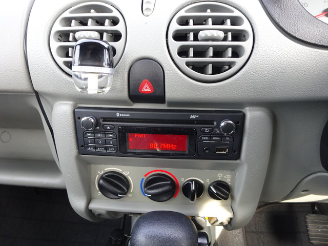 ルノー　カングー　純正オーディオ　Bluetooth MP3カーオーディオ ルノーカングー純正オーディオBluetooth MP3カーオーディオ