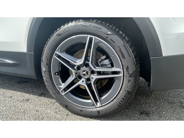 メルセデス・ベンツ GLB GLB200d 4マチック AMGライン 4WD