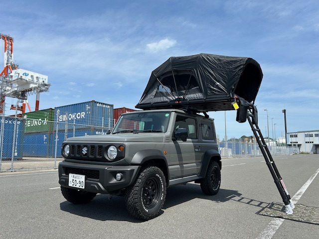 中古車 スズキ ジムニーシエラ 1.5 JL スズキ セーフティ サポート 4WD WILD LAND ルーフテント付き の中古車詳細 (99km,  グレー, 長崎県, 278万円) | 中古車情報・中古車検索なら【車選びドットコム（車選び.com）】