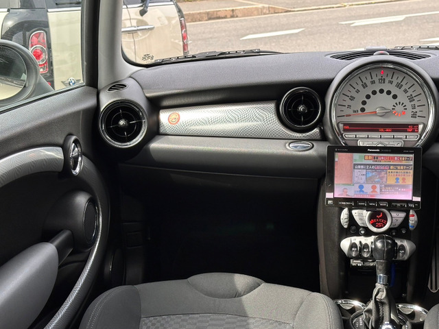 中古車 BMW MINI ミニ クーパー S 後期型 車検整備 ナビ TV ETC付 の中古車詳細 (95,432km,  スパークリングシルバーツートン, 大阪府, 68万円) | 中古車情報・中古車検索なら【車選びドットコム（車選び.com）】