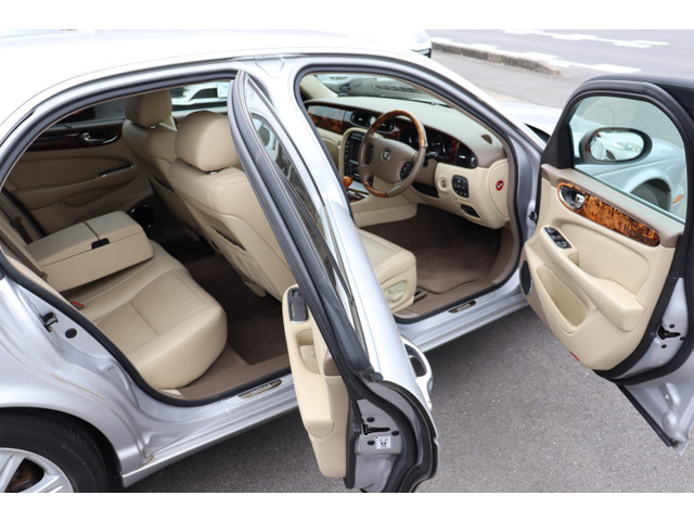 ジャガー XJ XJ8 3.5 の中古車詳細 (76,000km, シルバー, 愛知県, 46万