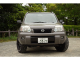 日産エクストレイルキャンプカー_正面タイヤ斜め
