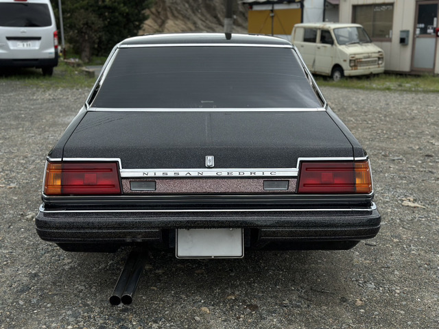 日産 セドリック 2.0 200E SGL-F の中古車詳細 (97,000km, 7色