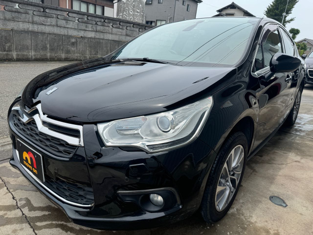 中古車 シトロエン DS4 シック 6AT 人気のクロスオーバータイプDS4です!! の中古車詳細 (68,800km, ノアールペルラネラ,  埼玉県, 62万円) | 中古車情報・中古車検索なら【車選びドットコム（車選び.com）】