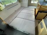 ダイネットは簡単にベッド展開が可能です!寸法は186cm×126cmとなっております!
