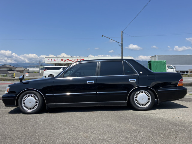 中古車 トヨタ クラウンセダン 3.0 ロイヤルサルーン フェンダーミラー 車高調 ETC の中古車詳細 (145,000km, ブラック, 静岡県,  165万円) | 中古車情報・中古車検索なら【車選びドットコム（車選び.com）】