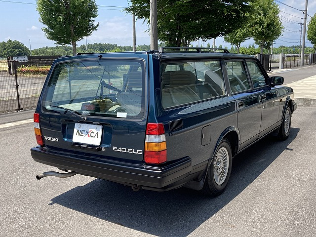 中古車 ボルボ 240エステート GLE コロナホイール の中古車詳細 (277,000km, ダークグリーン, 栃木県, 165万円) |  中古車情報・中古車検索なら【車選びドットコム（車選び.com）】