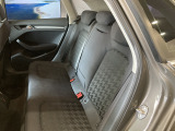 後部座席のシートも良好なコンディションです!!