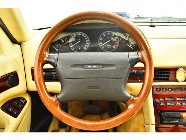 中古車 マセラティ クアトロポルテ エボルツィオーネ V8