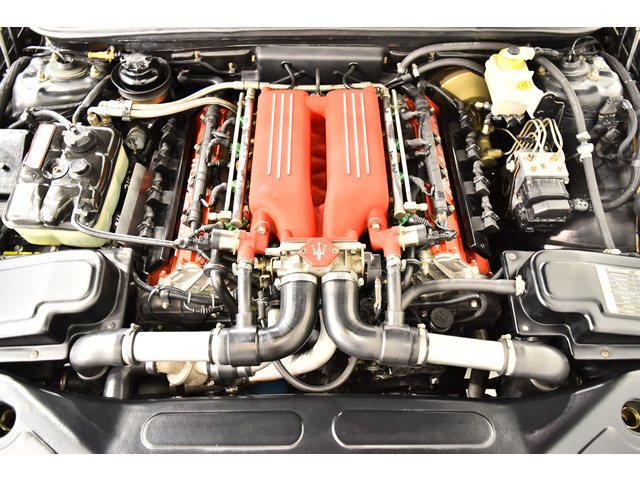 中古車 マセラティ クアトロポルテ エボルツィオーネ V8